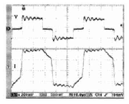 圖3 　使用普通功率母排時(shí)變壓器初級(jí)電壓,、電流波形